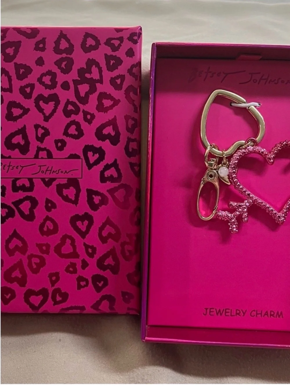 Betsey Johnson Pink Crystal Heart Arrow Keyring with Gold Clip